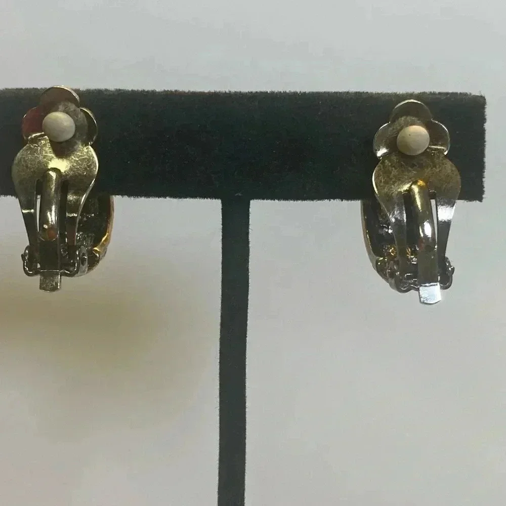 COPY - SILVER GOLD AND LIME GREEN STONES - CLIP ON EARRINGS - Picture 5 of 12